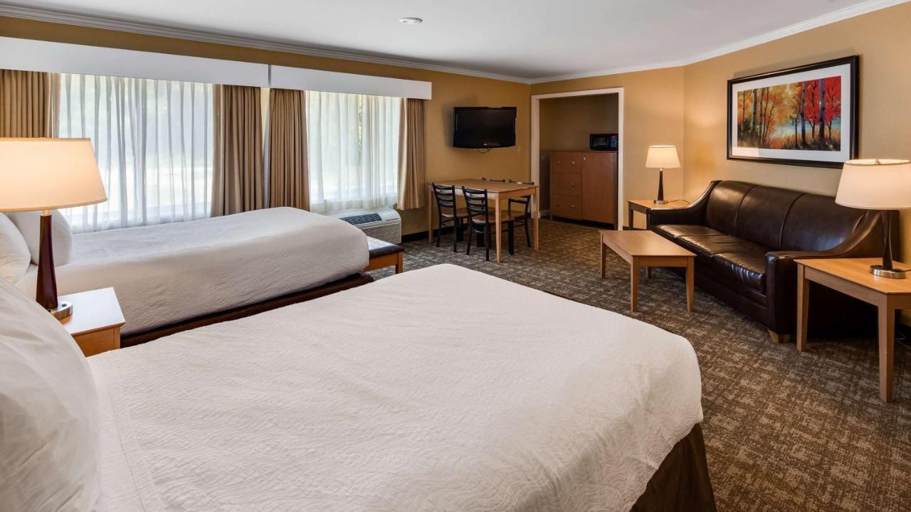 Best Western Plus Windjammer Inn & Conference Center Burlington Eksteriør billede