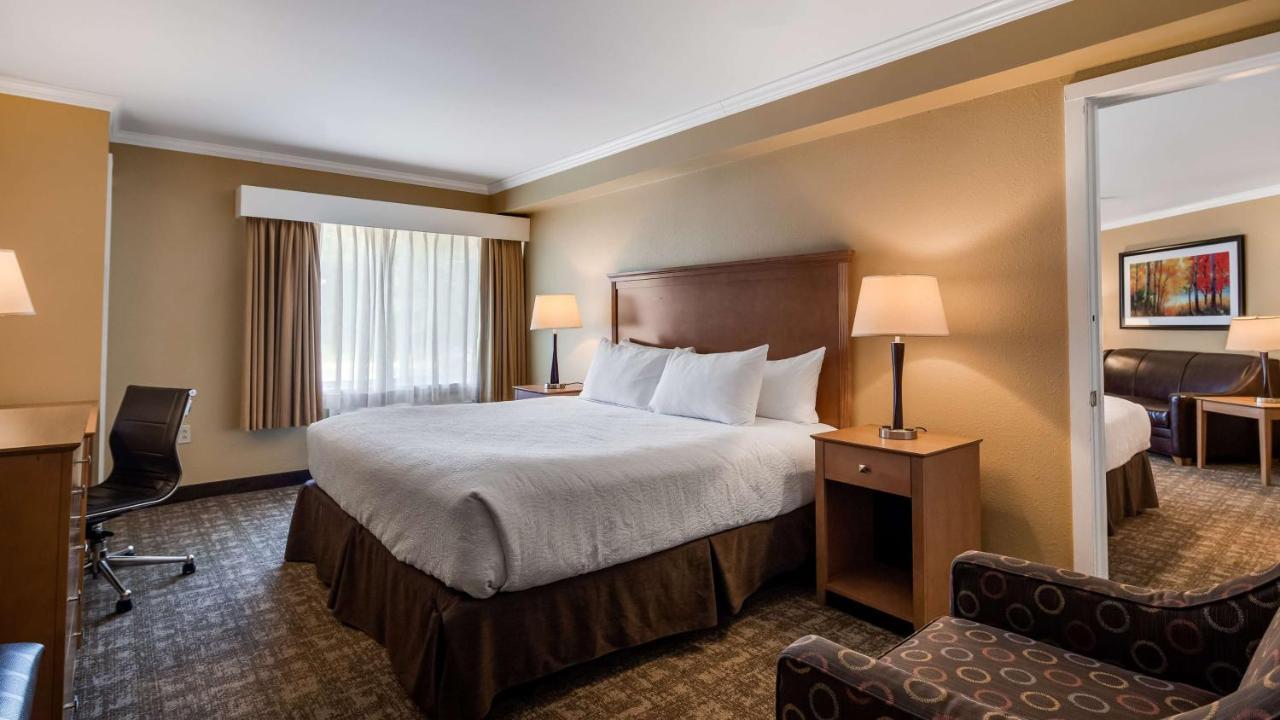 Best Western Plus Windjammer Inn & Conference Center Burlington Eksteriør billede