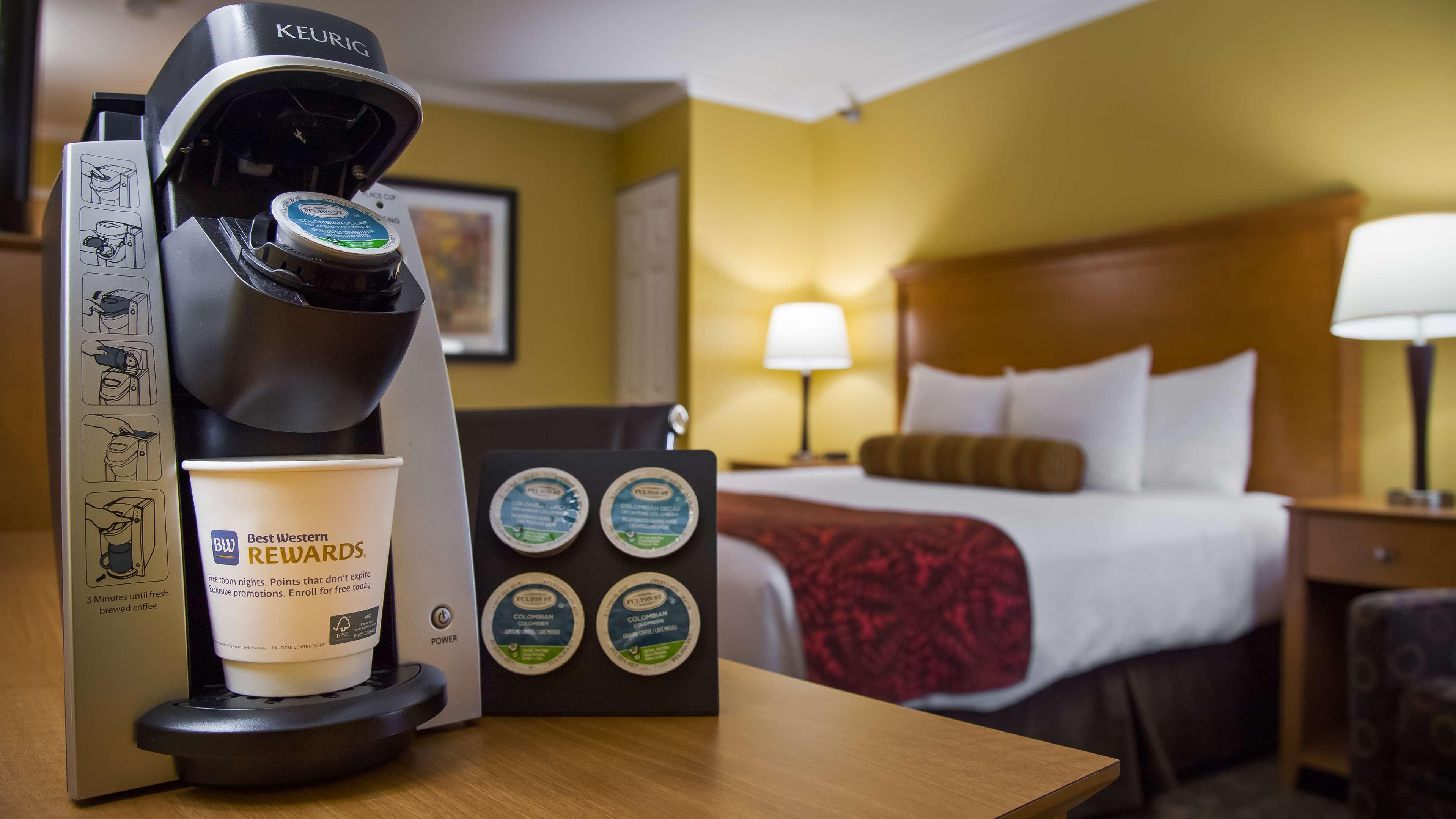 Best Western Plus Windjammer Inn & Conference Center Burlington Eksteriør billede