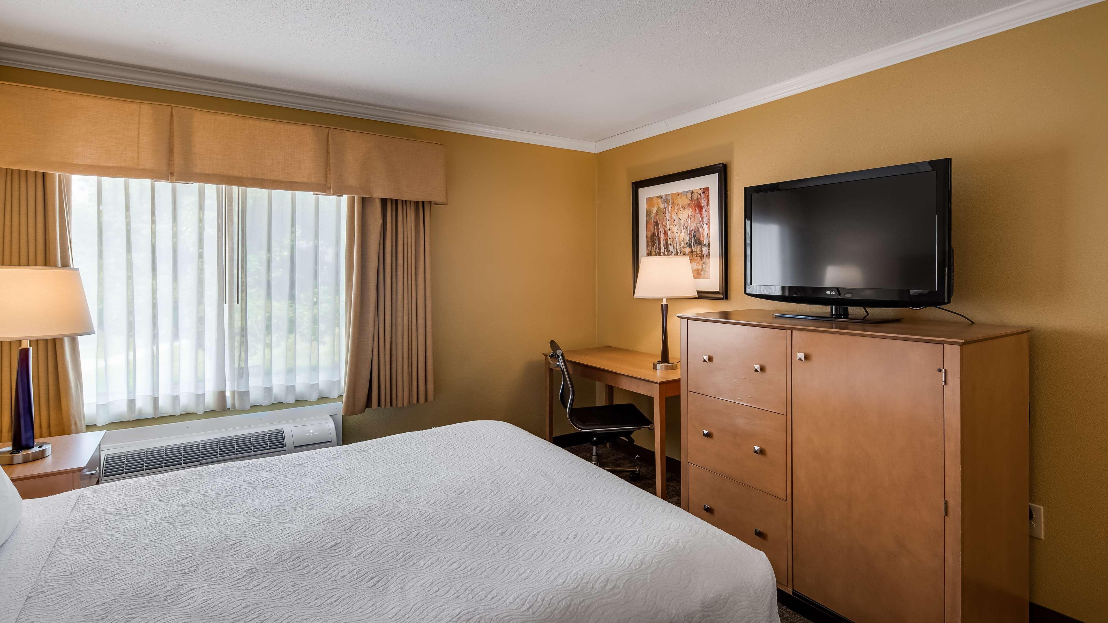 Best Western Plus Windjammer Inn & Conference Center Burlington Eksteriør billede