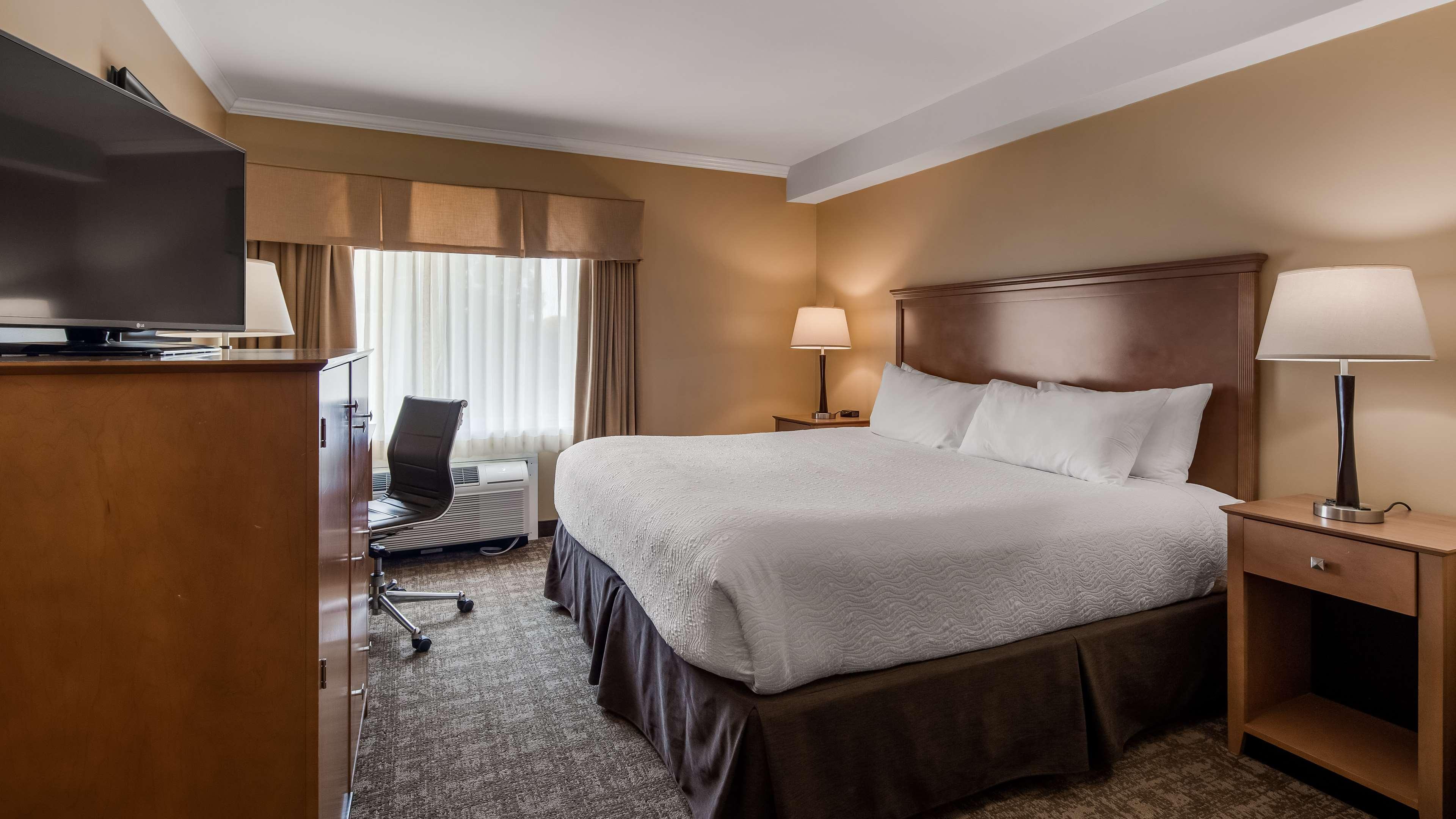 Best Western Plus Windjammer Inn & Conference Center Burlington Eksteriør billede