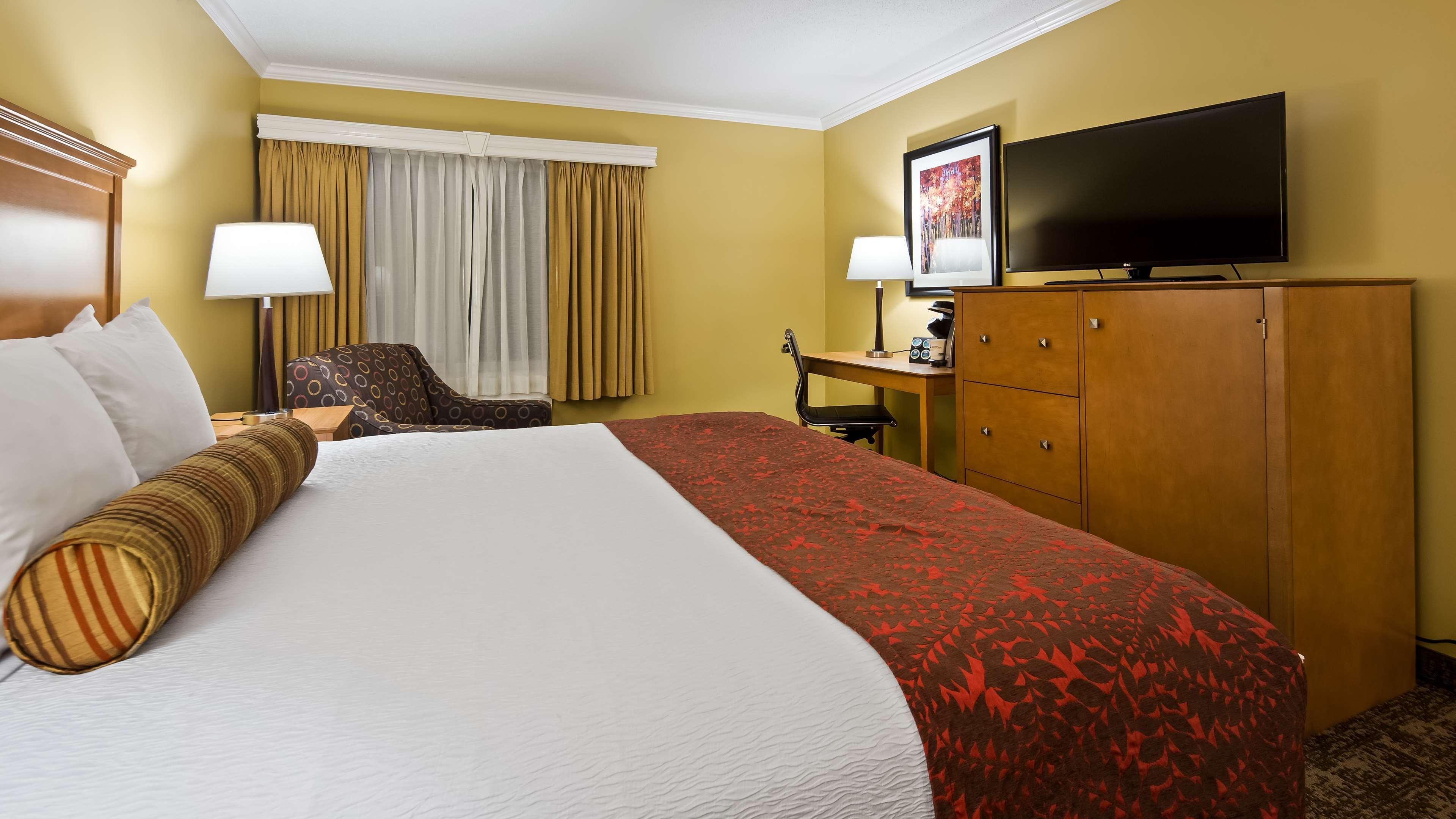 Best Western Plus Windjammer Inn & Conference Center Burlington Eksteriør billede