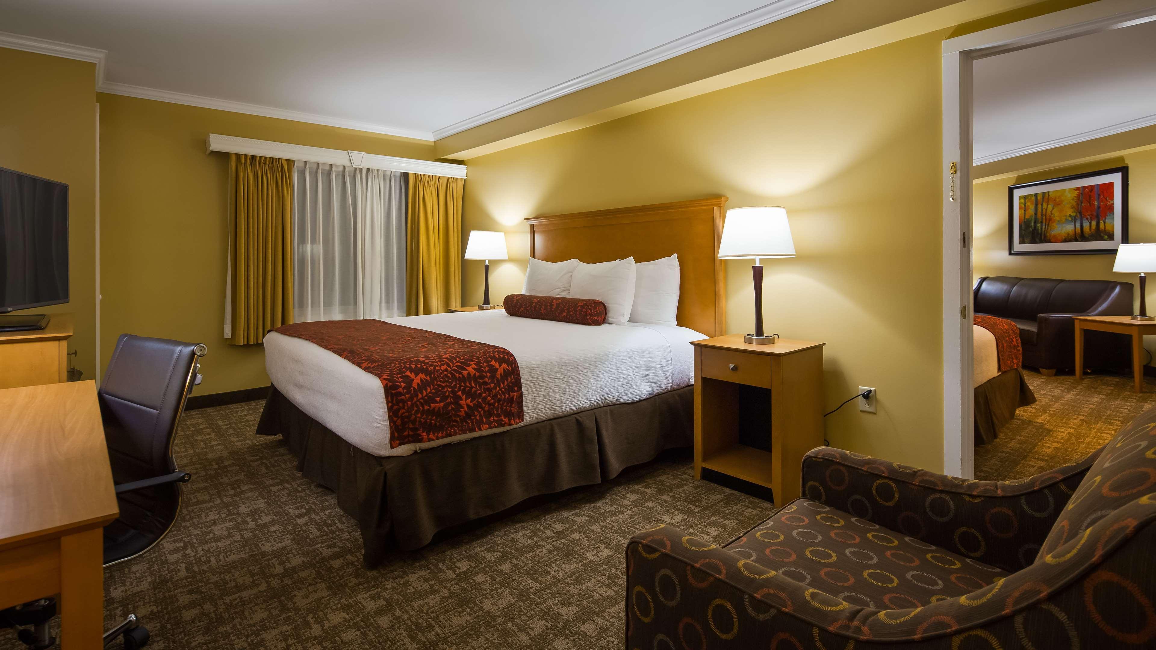 Best Western Plus Windjammer Inn & Conference Center Burlington Eksteriør billede