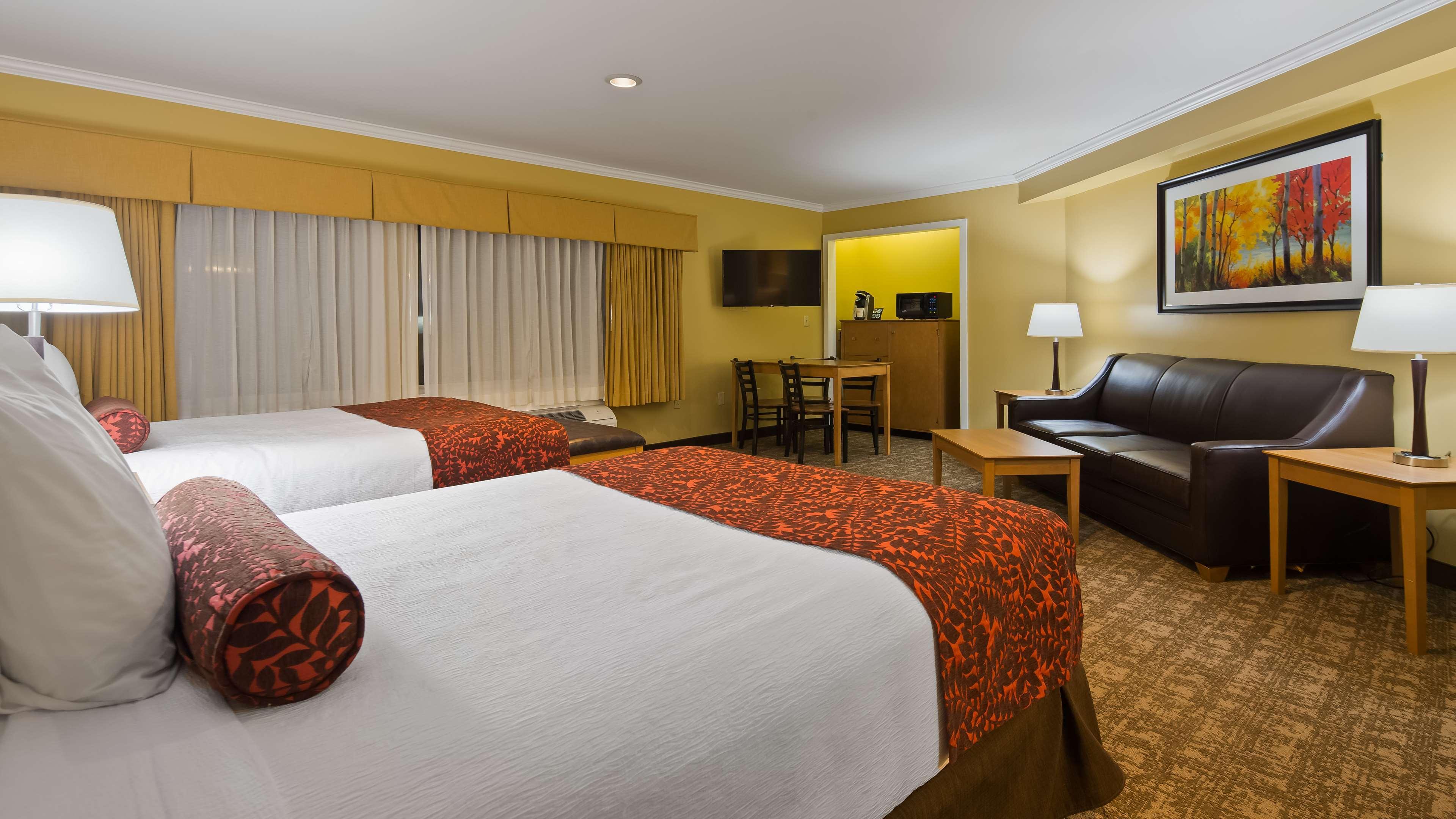 Best Western Plus Windjammer Inn & Conference Center Burlington Eksteriør billede