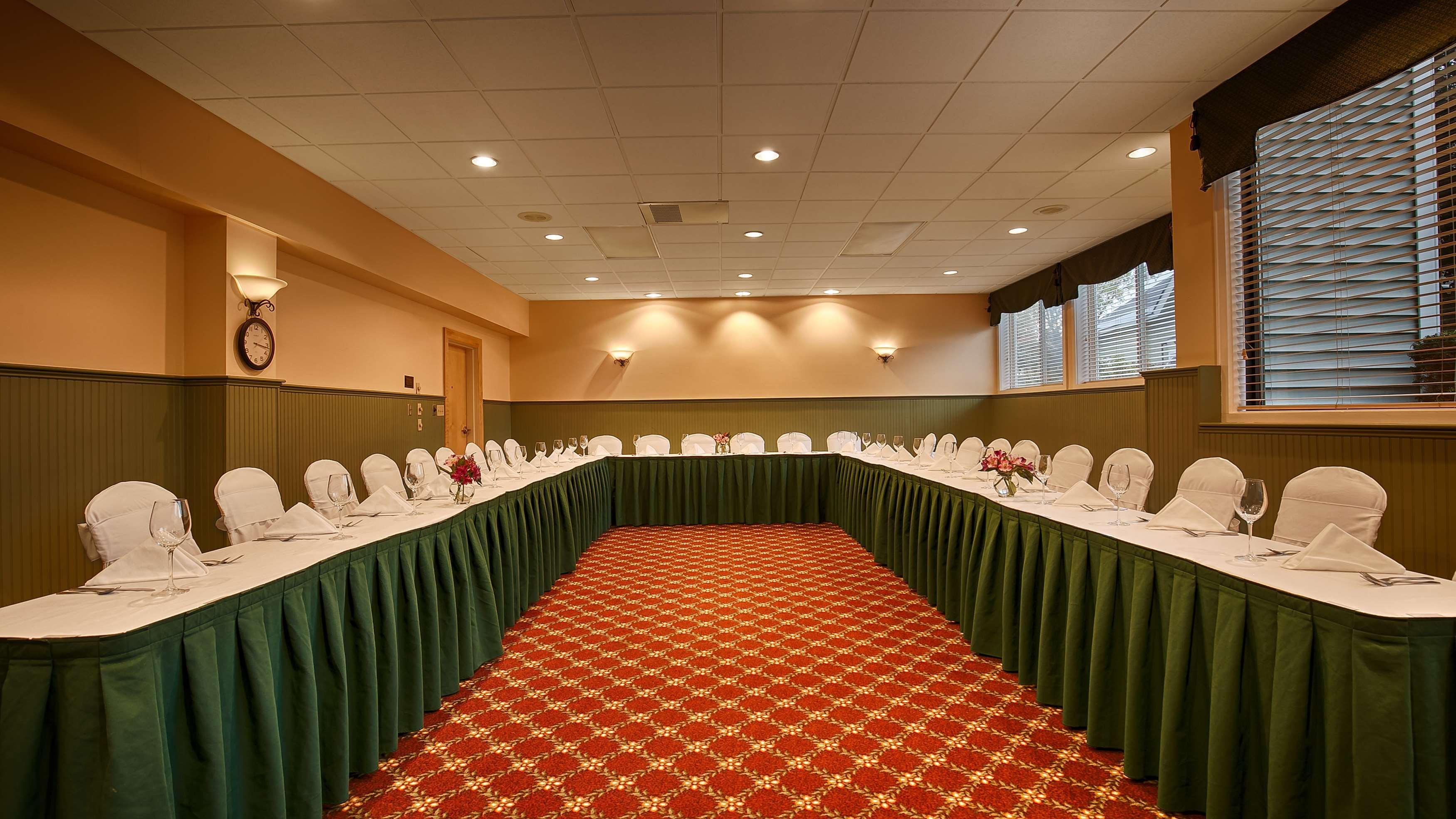 Best Western Plus Windjammer Inn & Conference Center Burlington Eksteriør billede