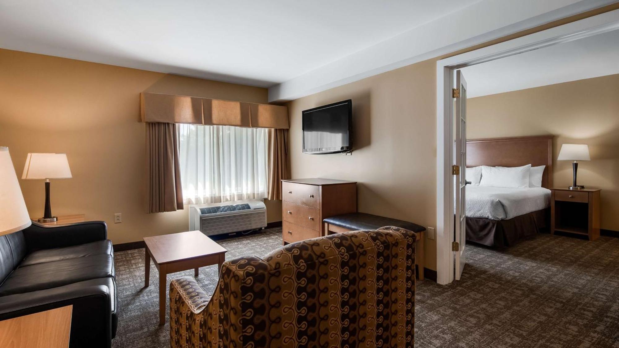 Best Western Plus Windjammer Inn & Conference Center Burlington Eksteriør billede