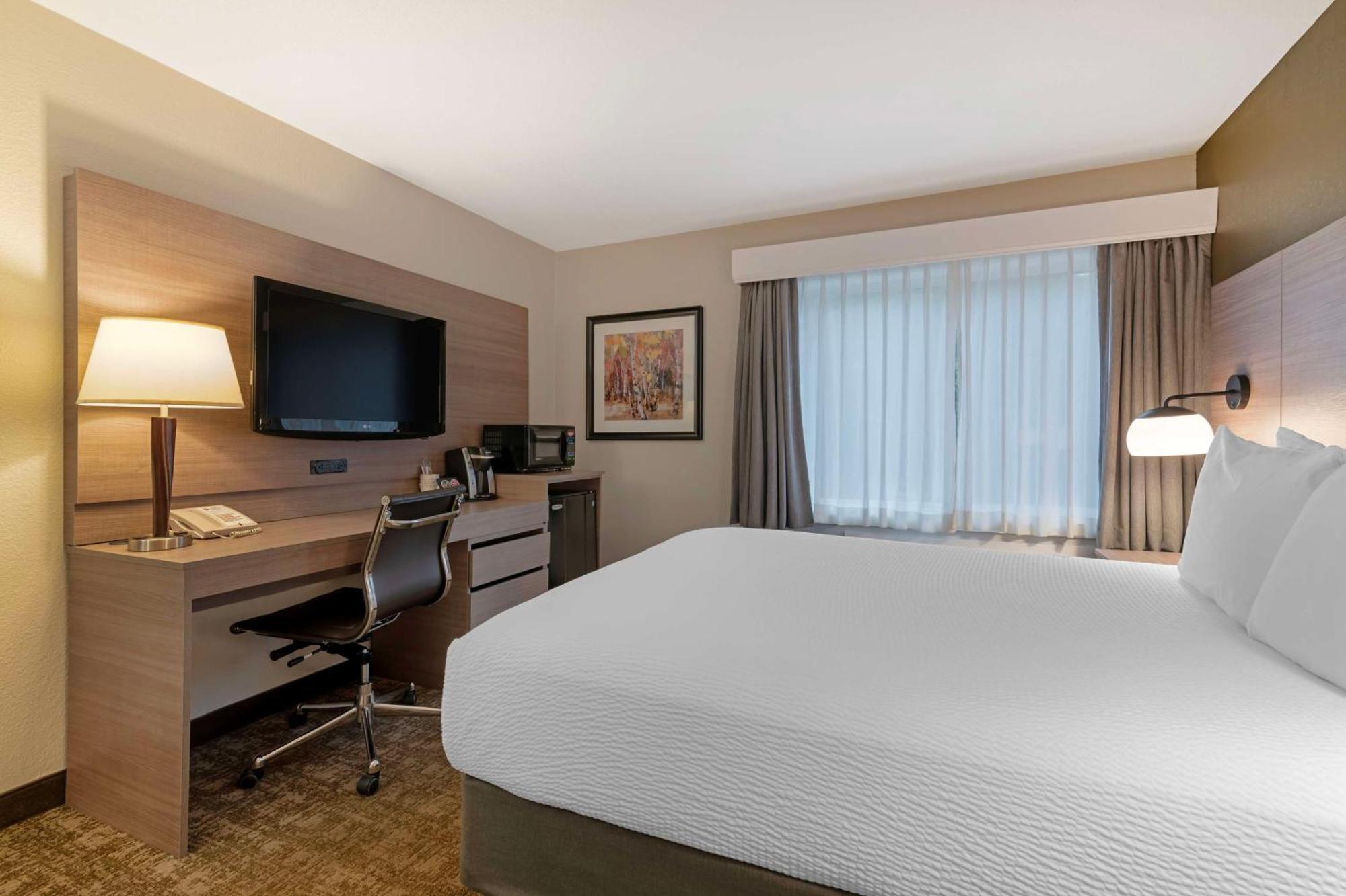 Best Western Plus Windjammer Inn & Conference Center Burlington Eksteriør billede