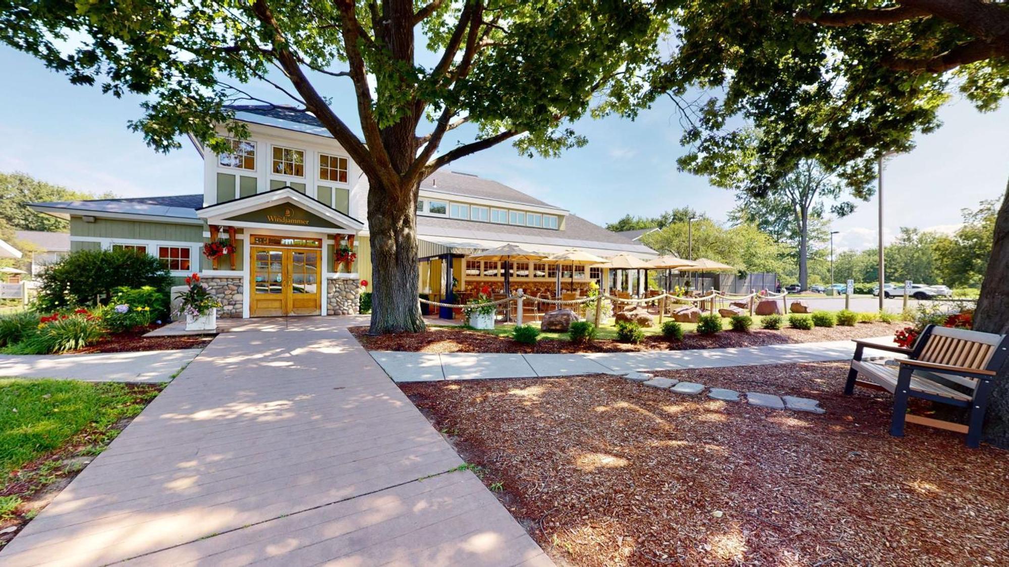Best Western Plus Windjammer Inn & Conference Center Burlington Eksteriør billede