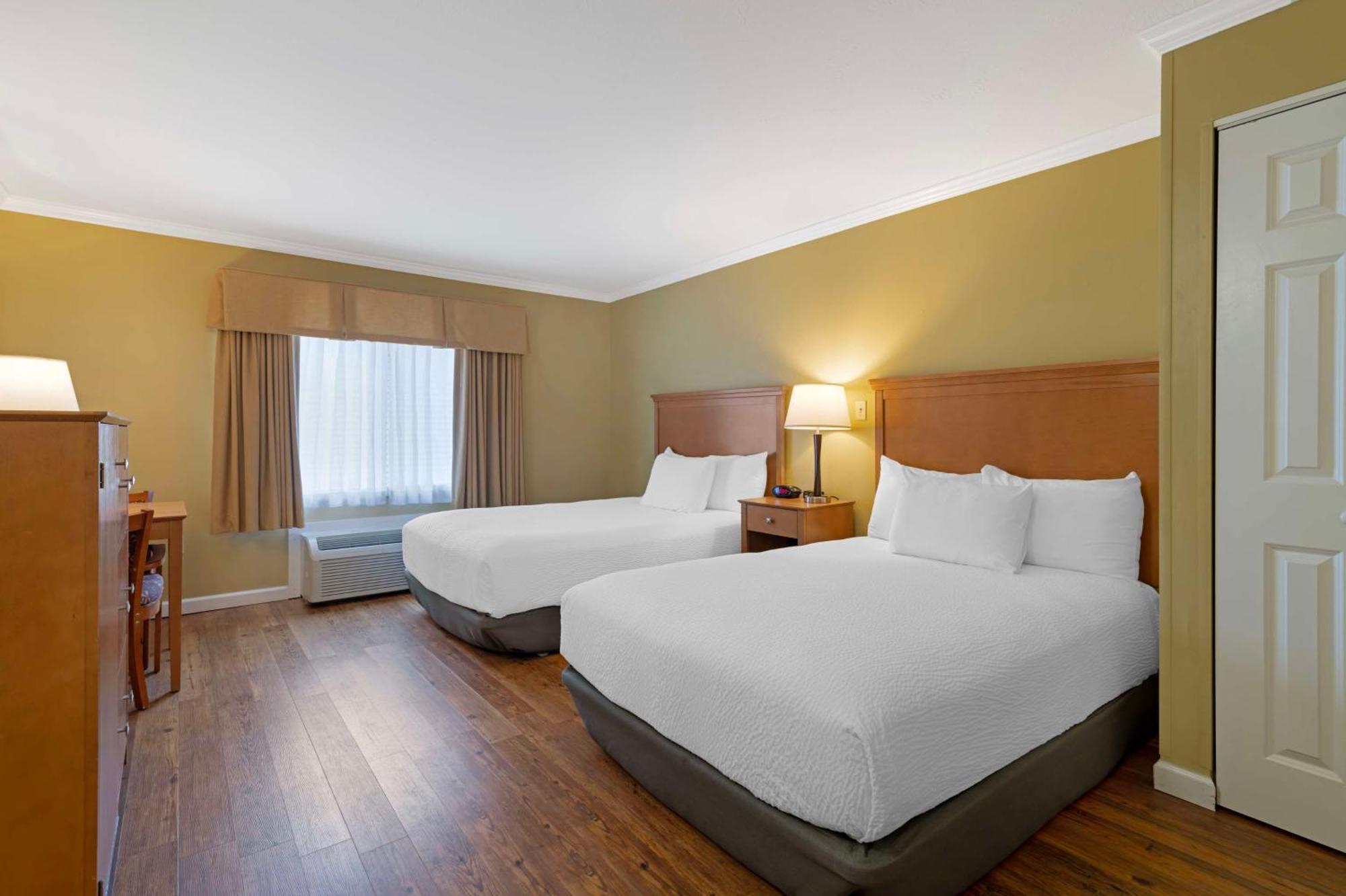 Best Western Plus Windjammer Inn & Conference Center Burlington Eksteriør billede