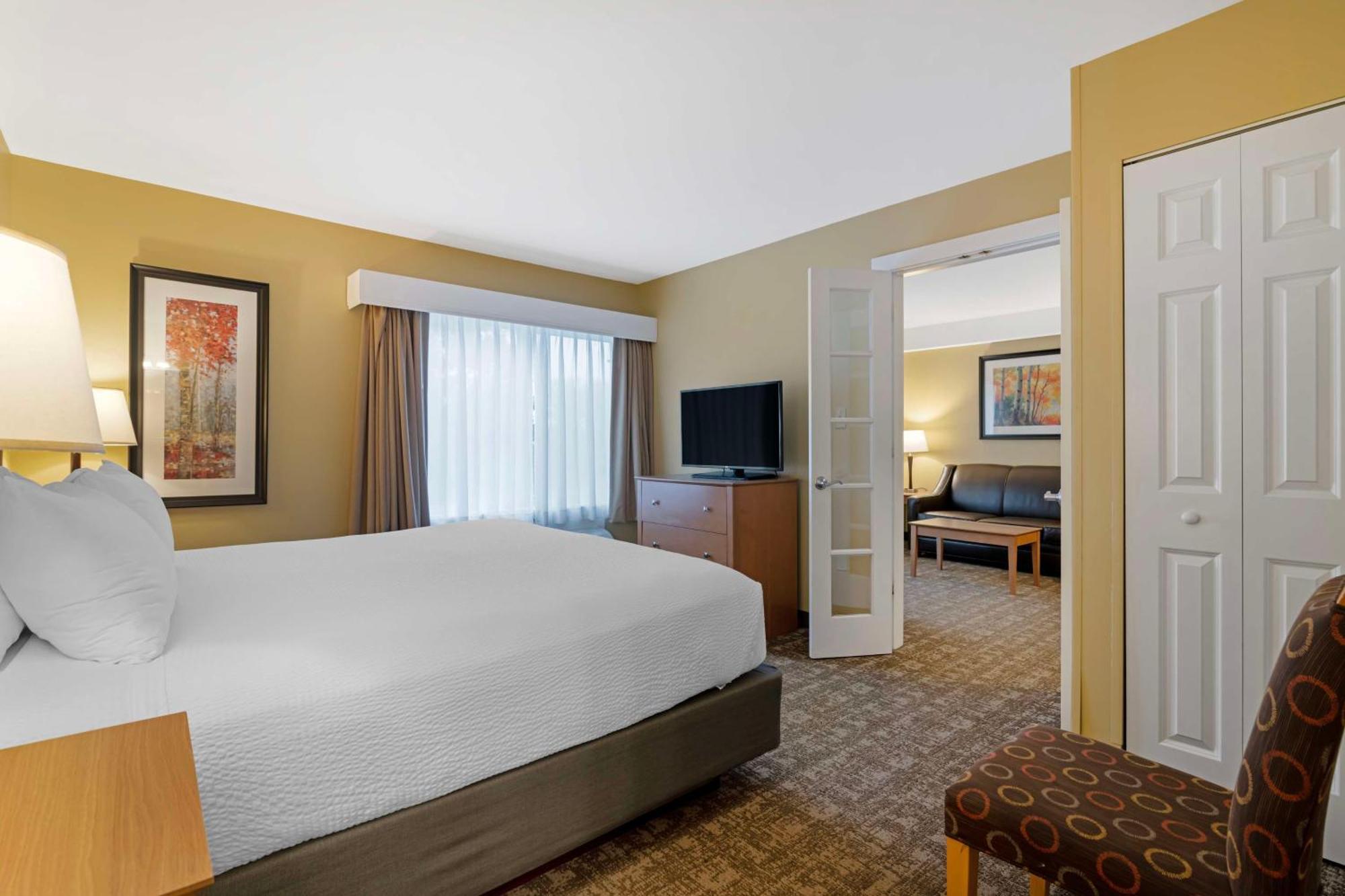Best Western Plus Windjammer Inn & Conference Center Burlington Eksteriør billede