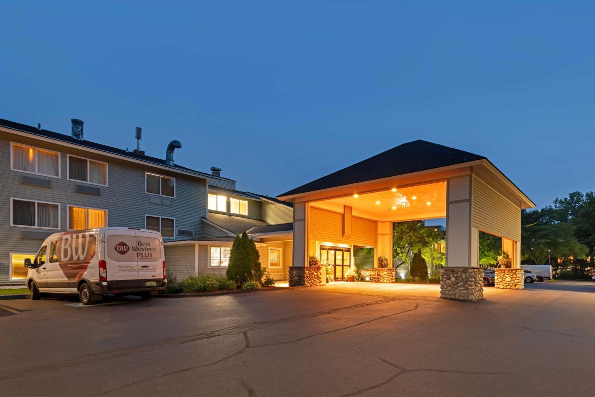Best Western Plus Windjammer Inn & Conference Center Burlington Eksteriør billede