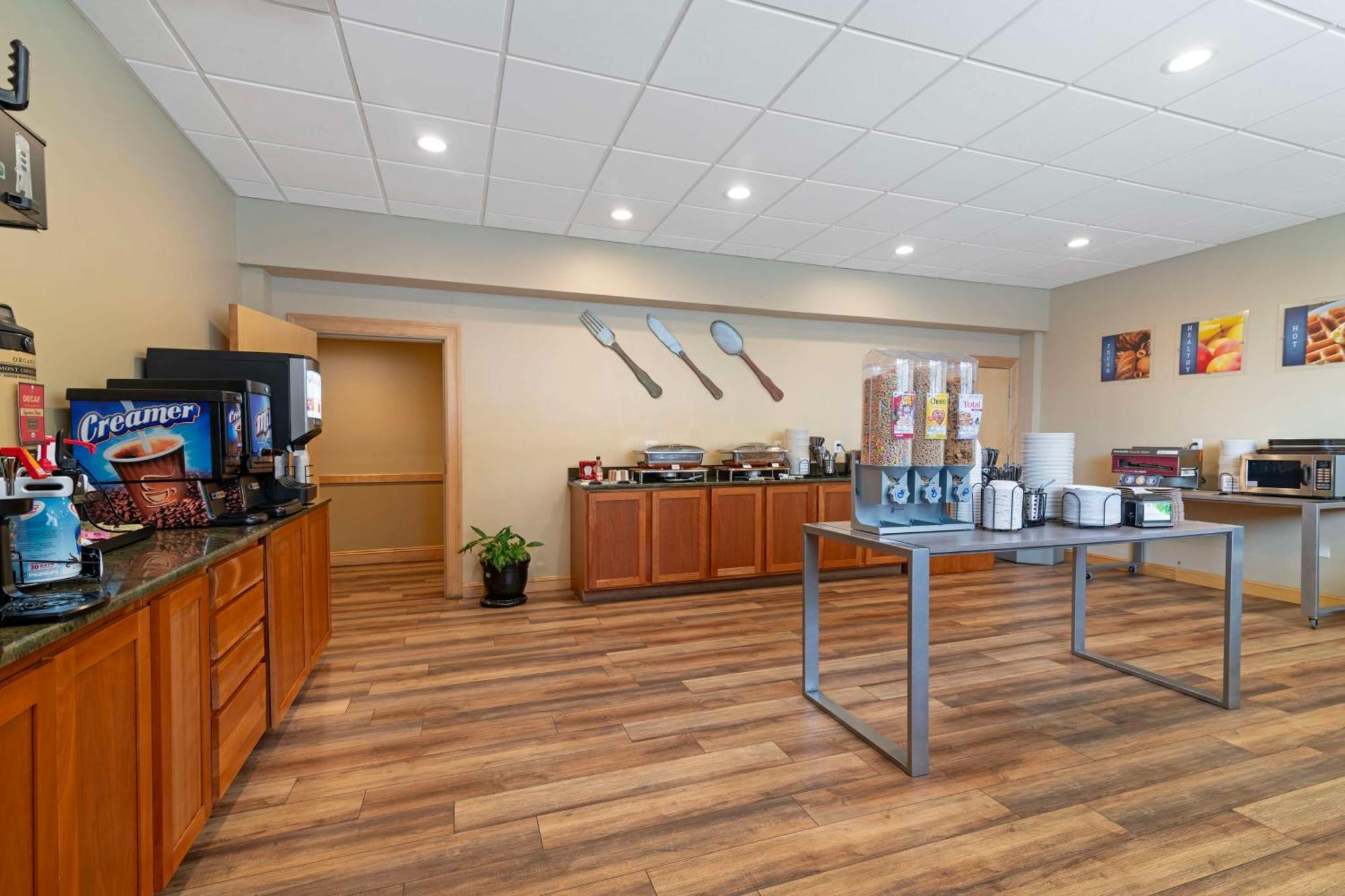 Best Western Plus Windjammer Inn & Conference Center Burlington Eksteriør billede