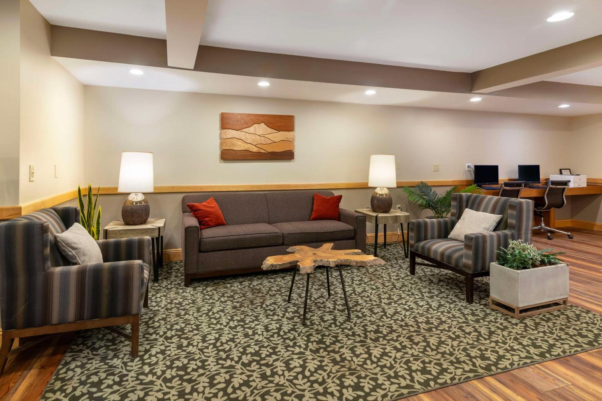 Best Western Plus Windjammer Inn & Conference Center Burlington Eksteriør billede