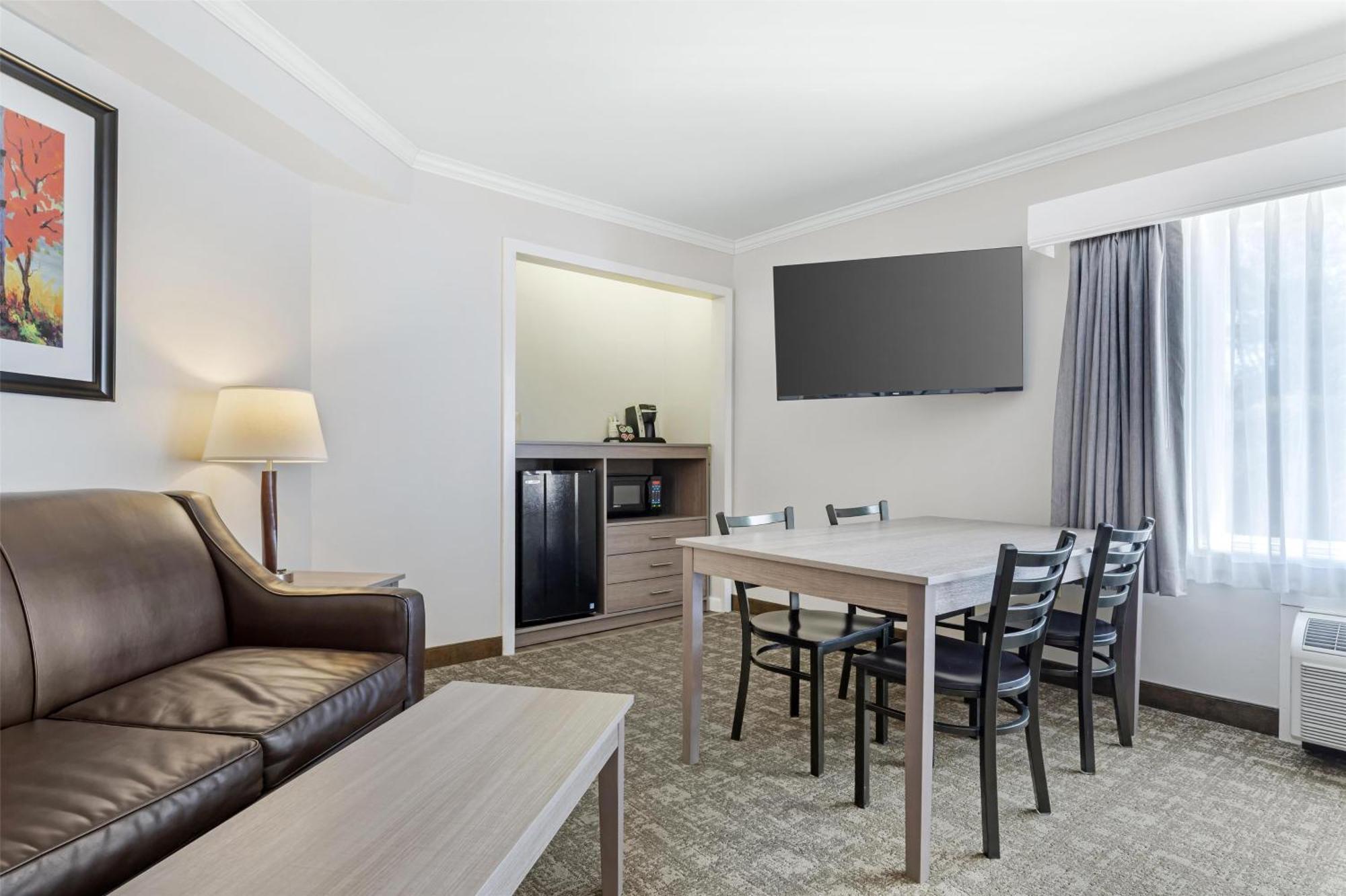 Best Western Plus Windjammer Inn & Conference Center Burlington Eksteriør billede