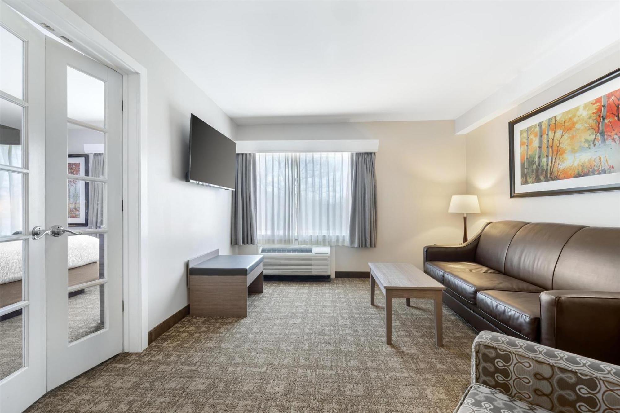 Best Western Plus Windjammer Inn & Conference Center Burlington Eksteriør billede